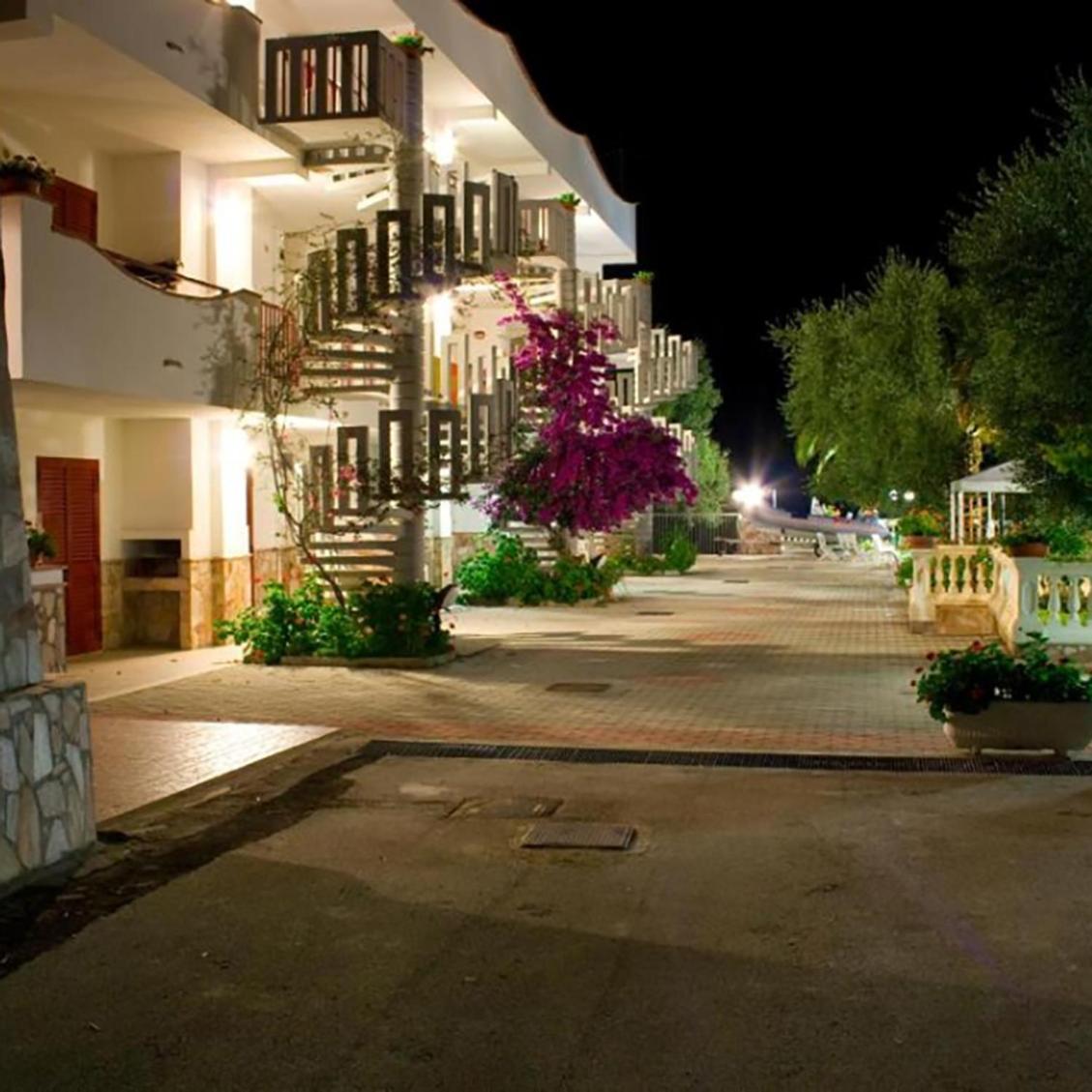 Residence Jolly Peschici Bagian luar foto